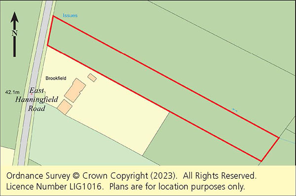 Lot: 46 - JUST OVER AN ACRE OF FREEHOLD LAND WITH POTENTIAL FOR VARIETY OF USES - 